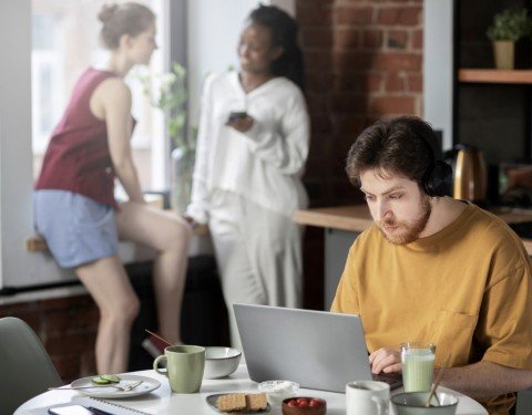 Best Hybrid Work Collaboration Tools and Software for Effective Team Communication