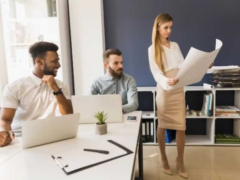 Specialized Roles in a Development Team for Specific Types of Projects